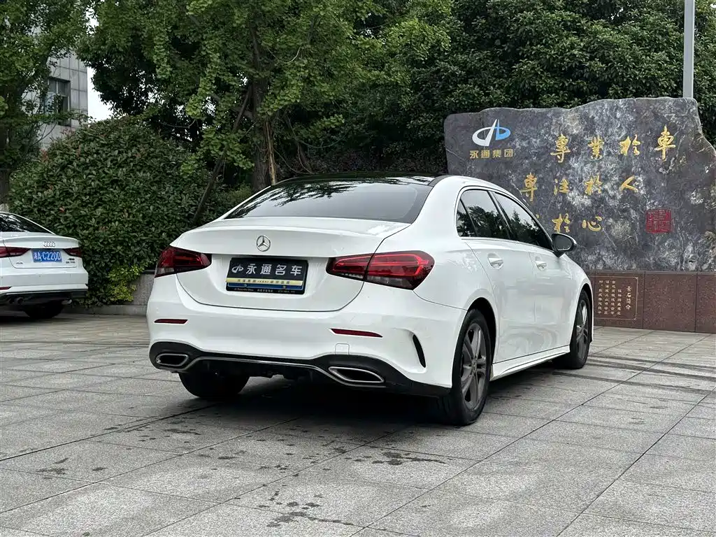 Mercedes-Benz Mercedes-Benz A-Class 2021 A 180 L Sports Sedan