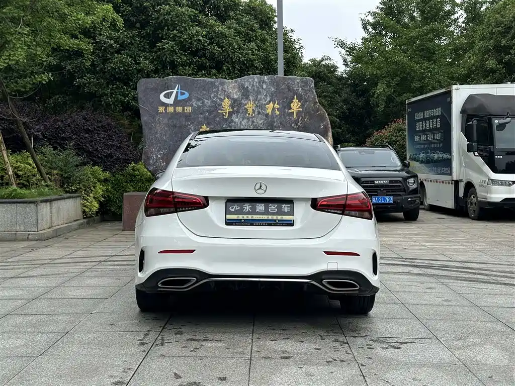 Mercedes-Benz Mercedes-Benz A-Class 2021 A 180 L Sports Sedan