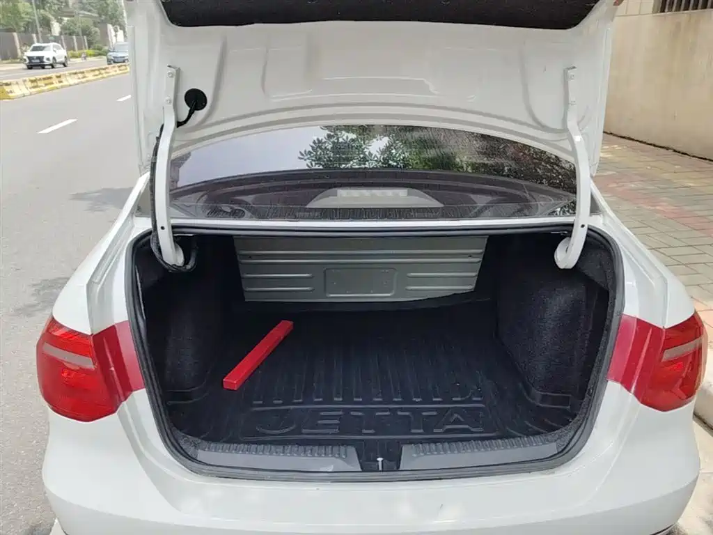 Volkswagen Jetta 2015 Quality Edition 1.4L Manual Fashion