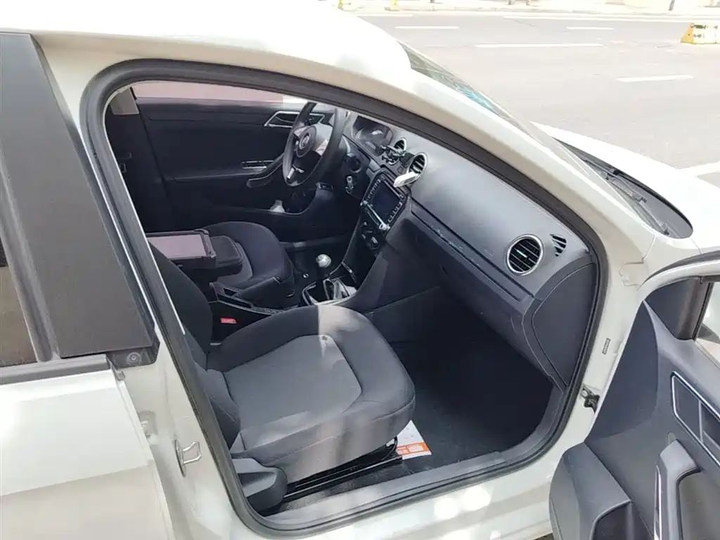 Volkswagen Jetta 2015 Quality Edition 1.4L Manual Fashion