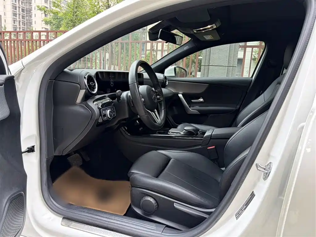Mercedes-Benz Mercedes-Benz A-Class 2020 Facelift A 180 L Sport Sedan