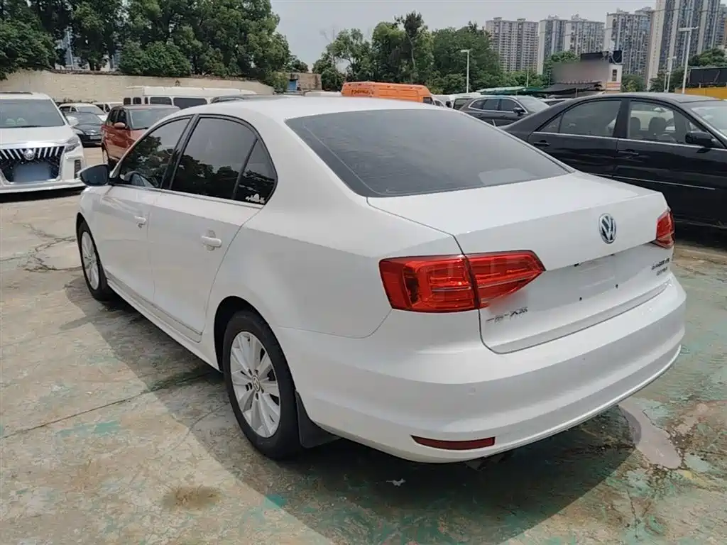Volkswagen Sagitar 2016 230TSI 25th Anniversary Edition