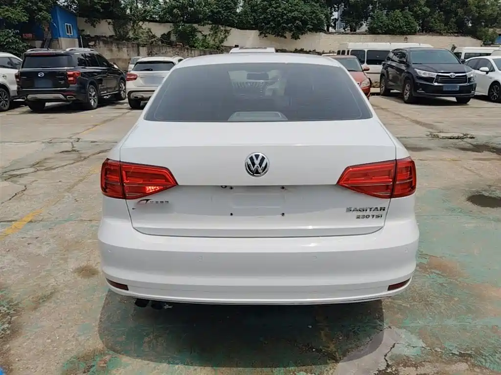 Volkswagen Sagitar 2016 230TSI 25th Anniversary Edition