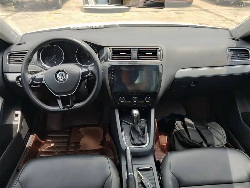Volkswagen Sagitar 2016 230TSI 25th Anniversary Edition