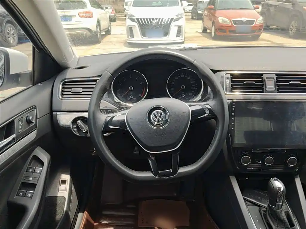 Volkswagen Sagitar 2016 230TSI 25th Anniversary Edition