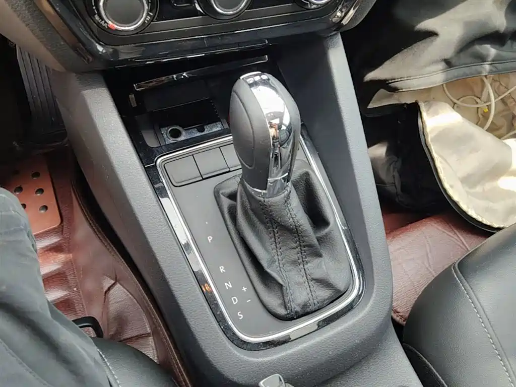 Volkswagen Sagitar 2016 230TSI 25th Anniversary Edition