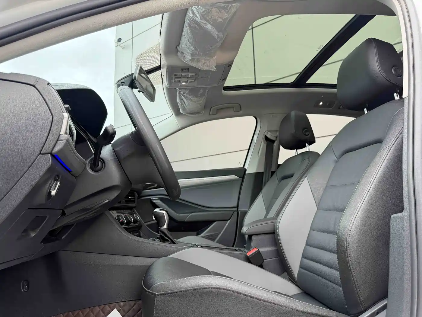 Volkswagen Sagitar 2022 280TSI DSG Surpassing Edition
