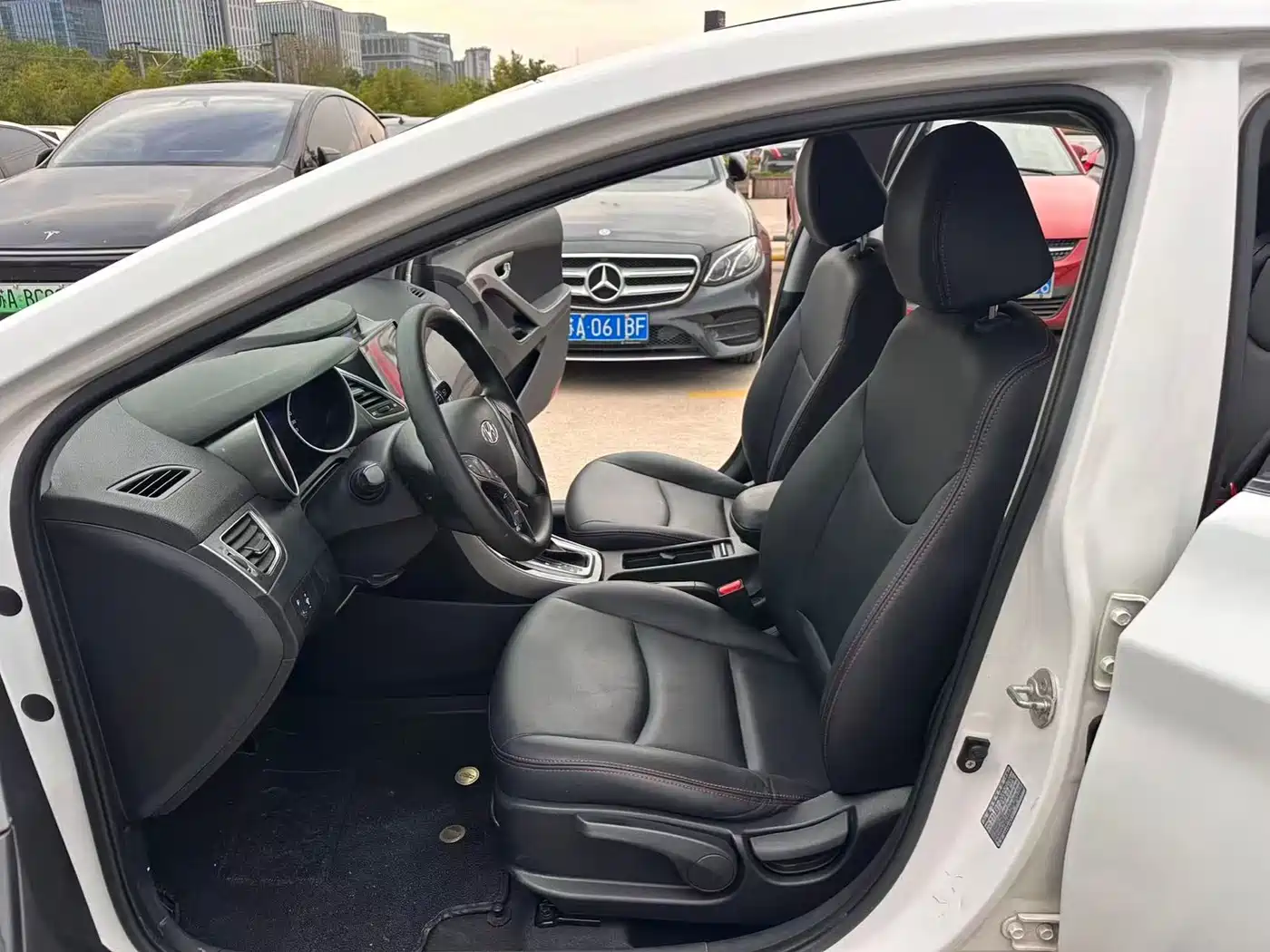 Hyundai Langdong 2015 1.6L Auto Premium