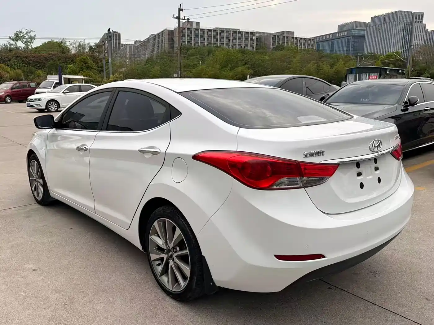Hyundai Langdong 2015 1.6L Auto Premium