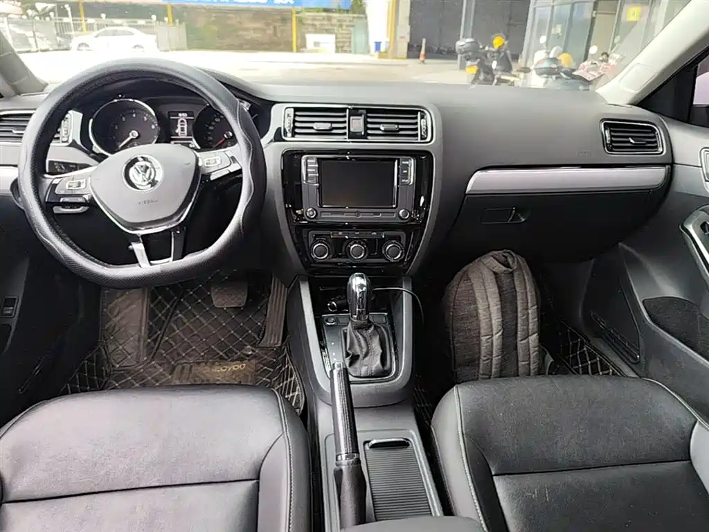 Volkswagen Sagitar 2018 280TSI DSG Spark Edition