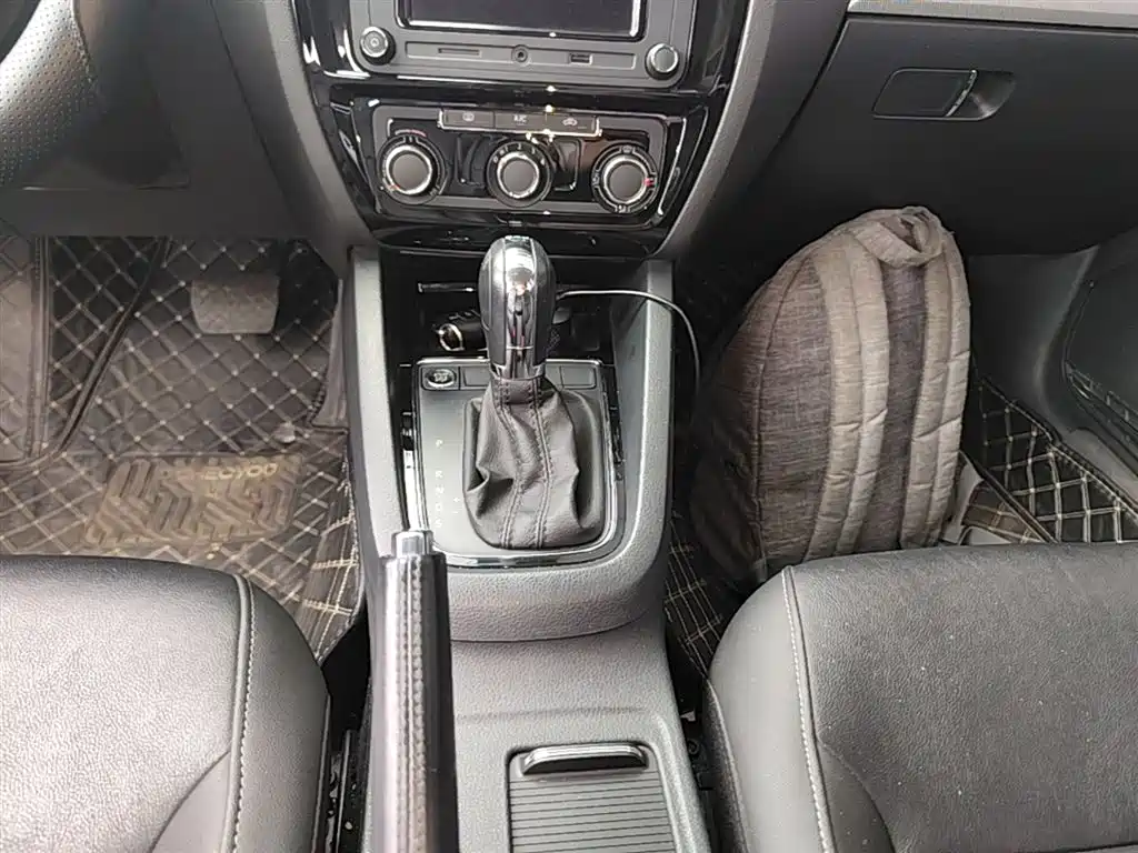 Volkswagen Sagitar 2018 280TSI DSG Spark Edition