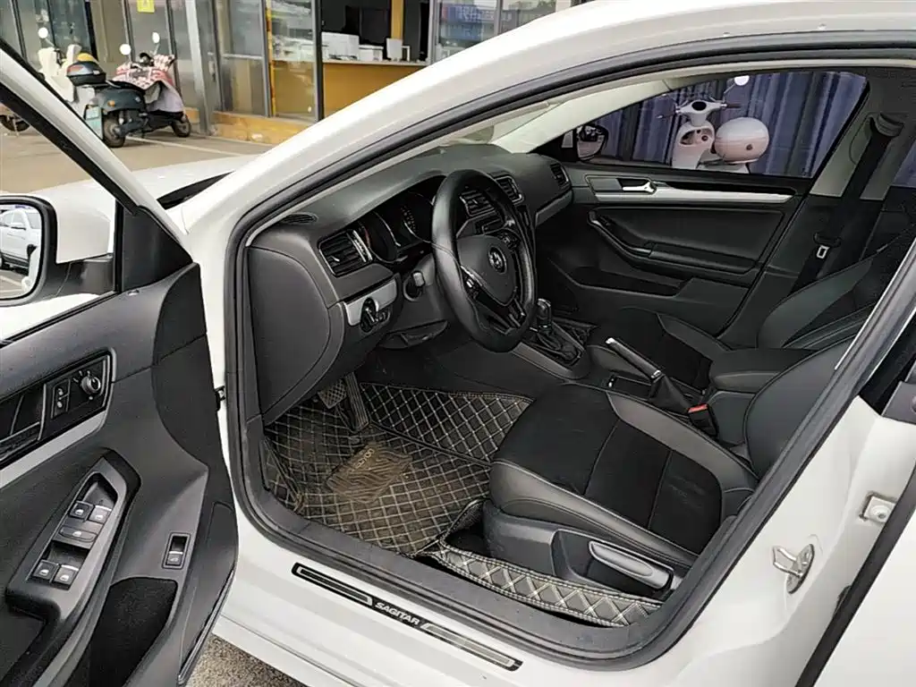 Volkswagen Sagitar 2018 280TSI DSG Spark Edition