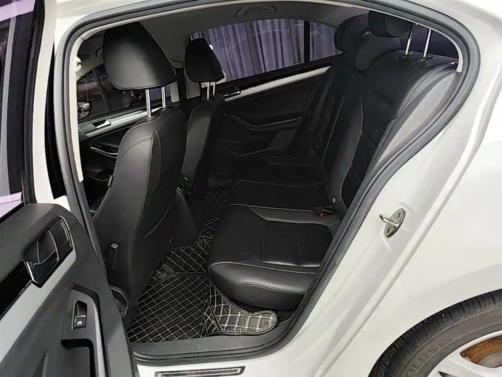 Volkswagen Sagitar 2018 280TSI DSG Spark Edition