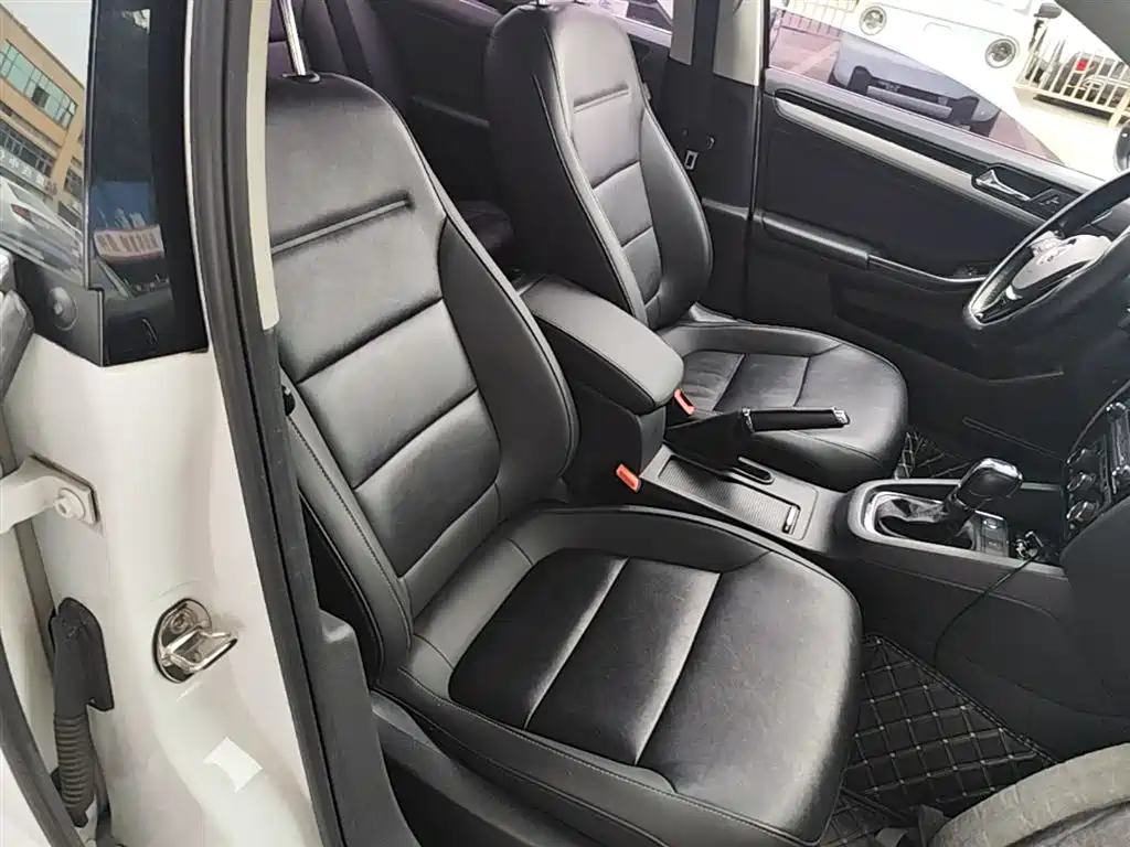 Volkswagen Sagitar 2018 280TSI DSG Spark Edition