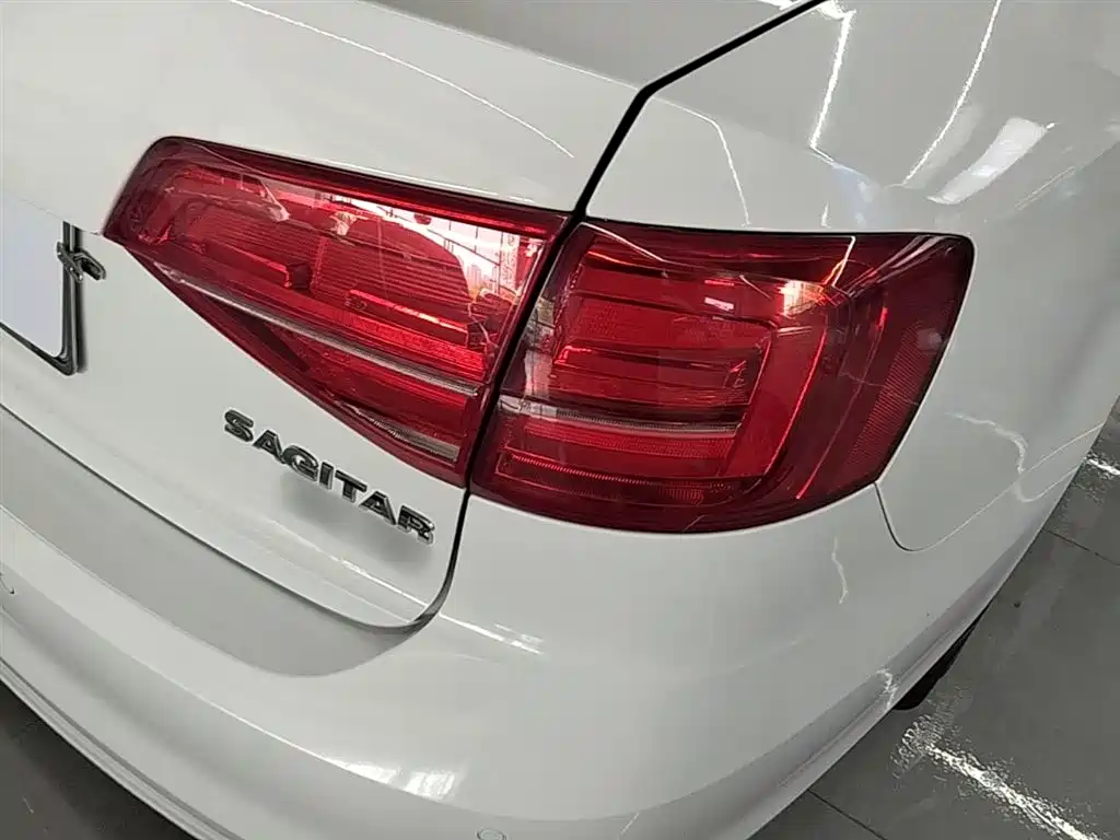 Volkswagen Sagitar 2018 180TSI DSG Premium Edition