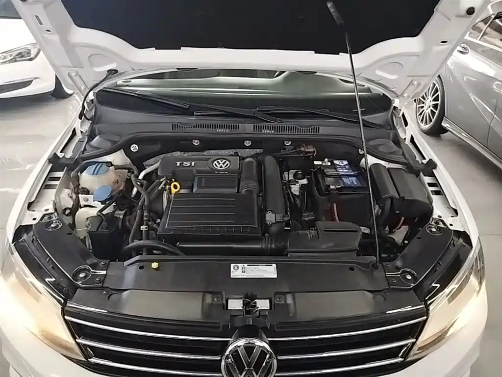 Volkswagen Sagitar 2018 180TSI DSG Premium Edition