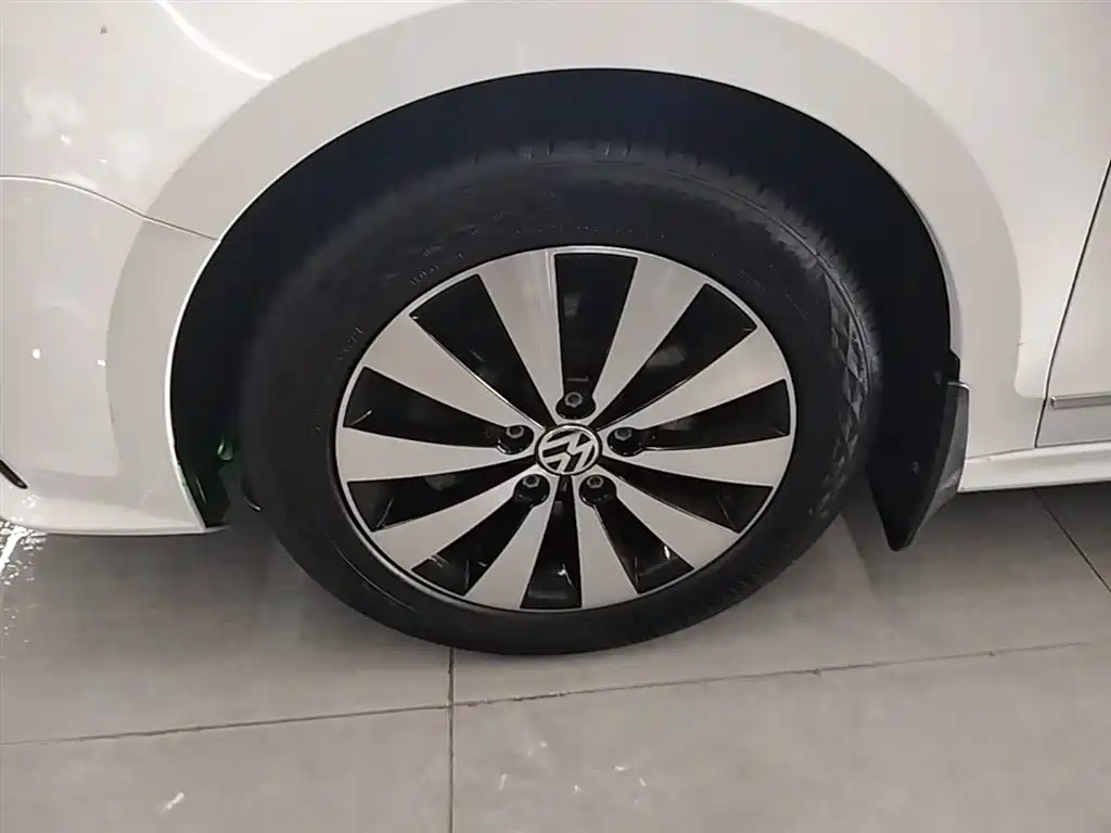 Volkswagen Sagitar 2018 180TSI DSG Premium Edition