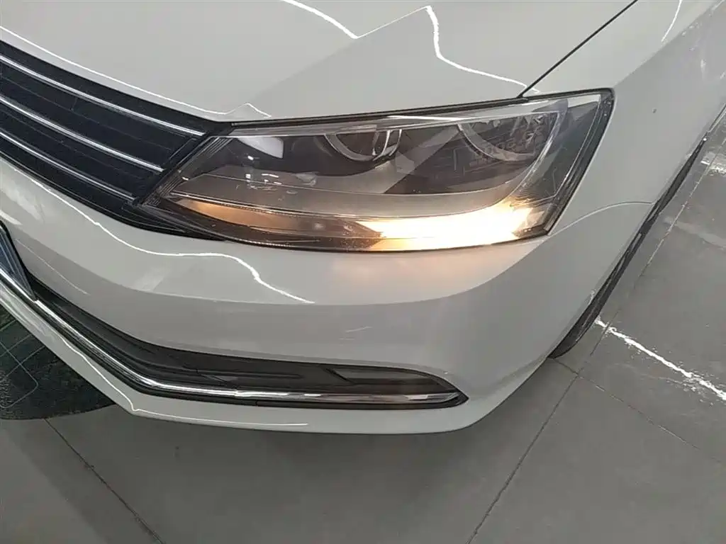 Volkswagen Sagitar 2018 180TSI DSG Premium Edition