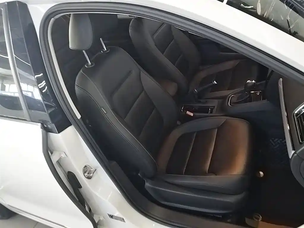 Volkswagen Sagitar 2018 180TSI DSG Premium Edition