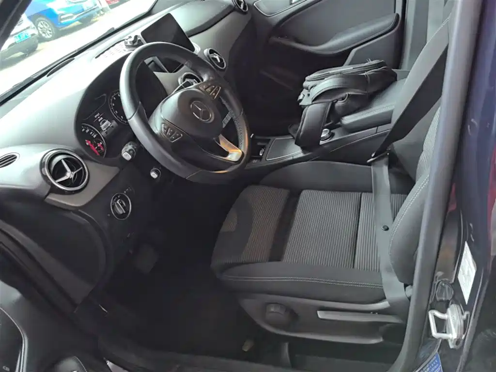 Mercedes-Benz Mercedes-Benz B-Class 2017 B 180