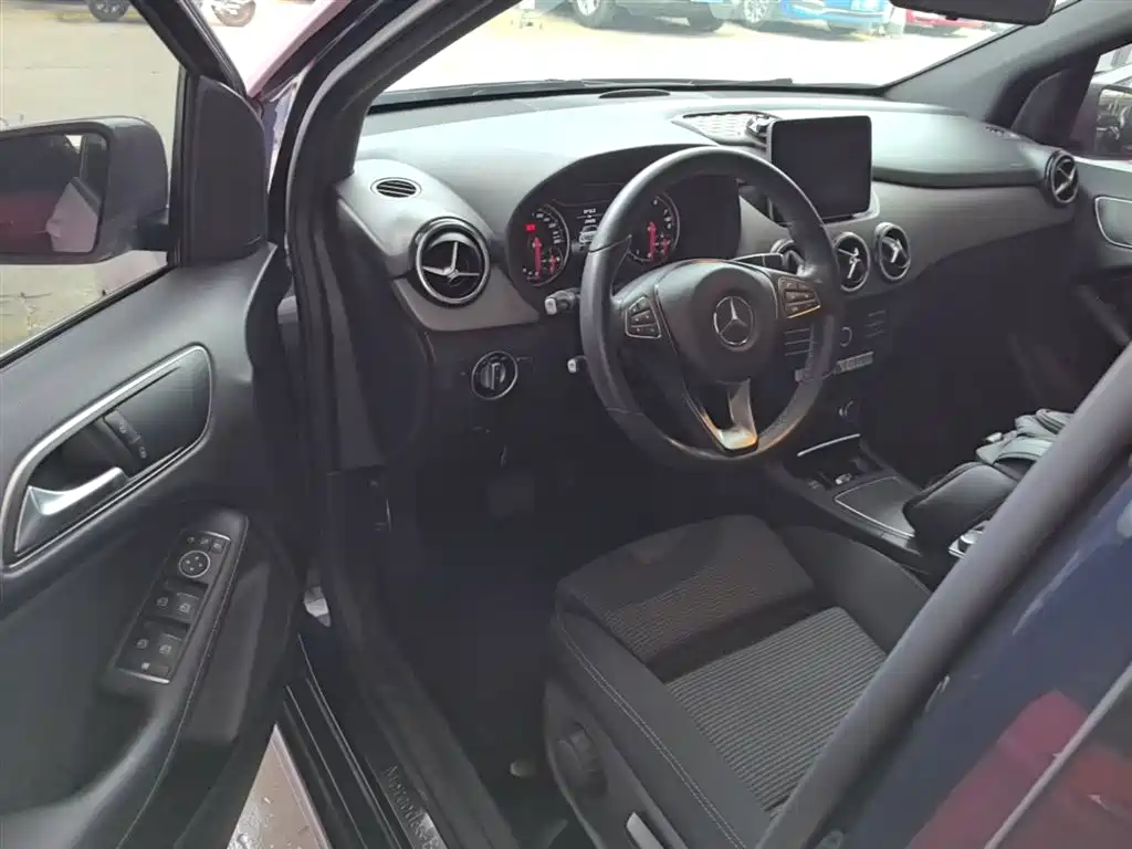 Mercedes-Benz Mercedes-Benz B-Class 2017 B 180