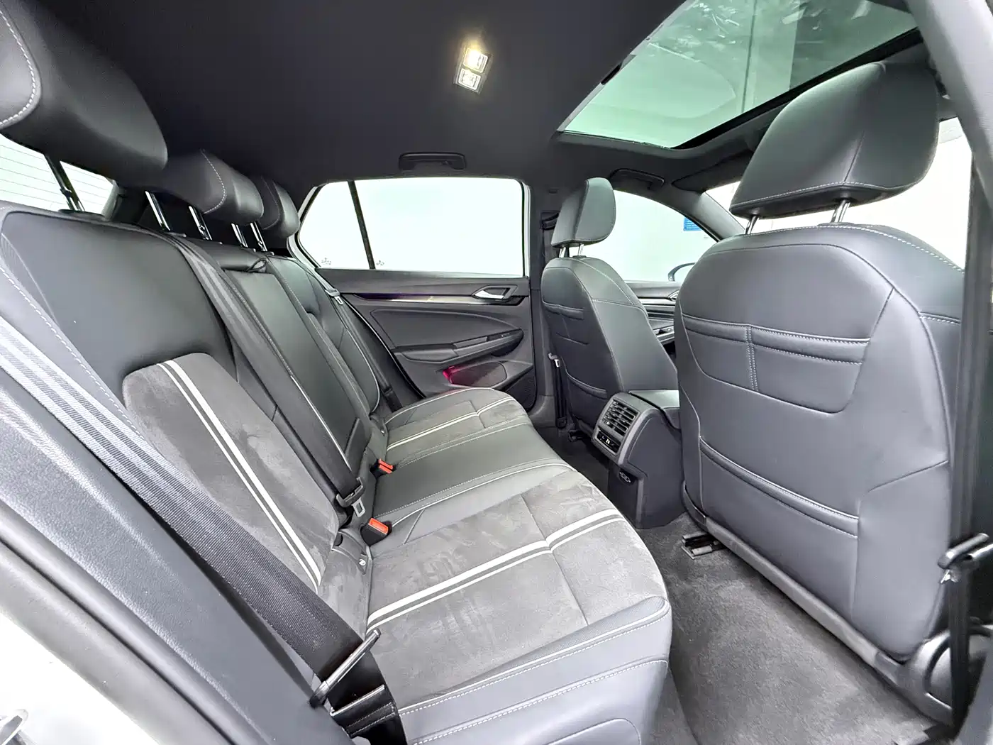 Volkswagen Golf 2023 280TSI DSG R-Line Lite