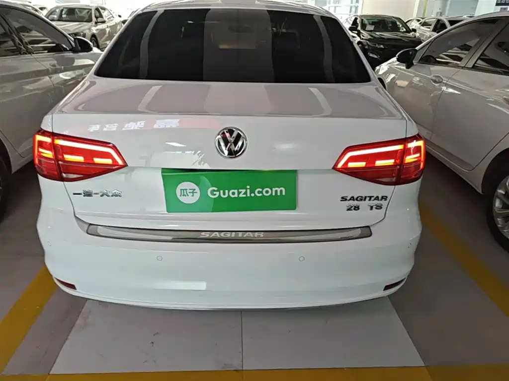 Volkswagen Sagitar 2018 1.6L Automatic Comfort