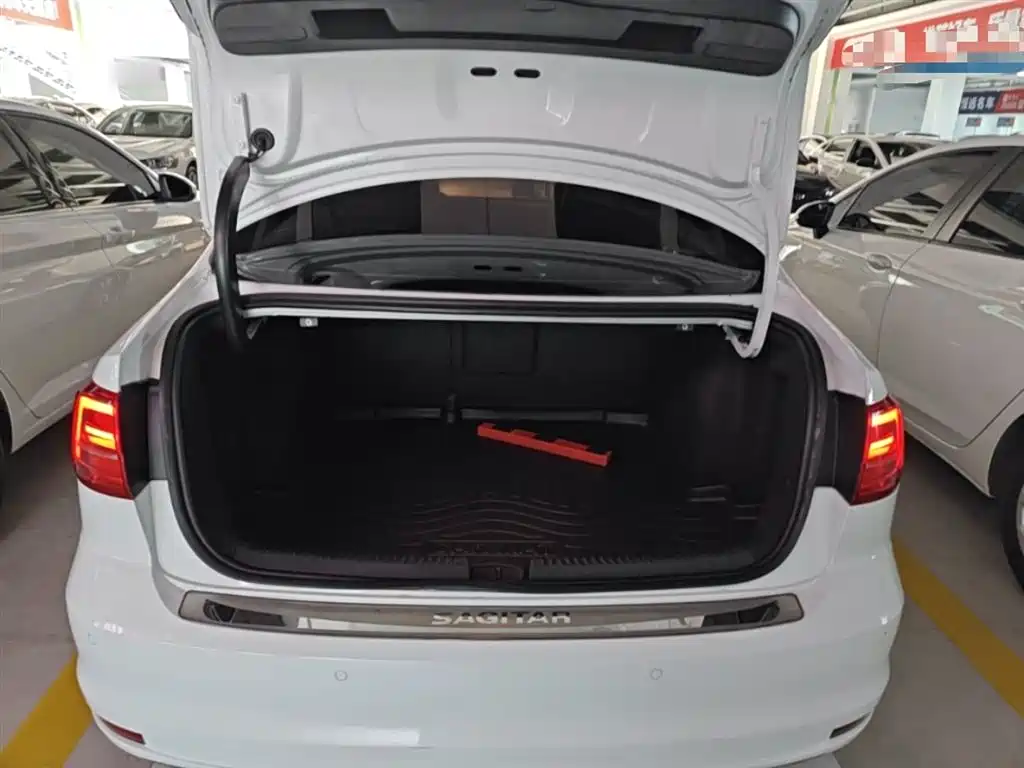 Volkswagen Sagitar 2018 1.6L Automatic Comfort