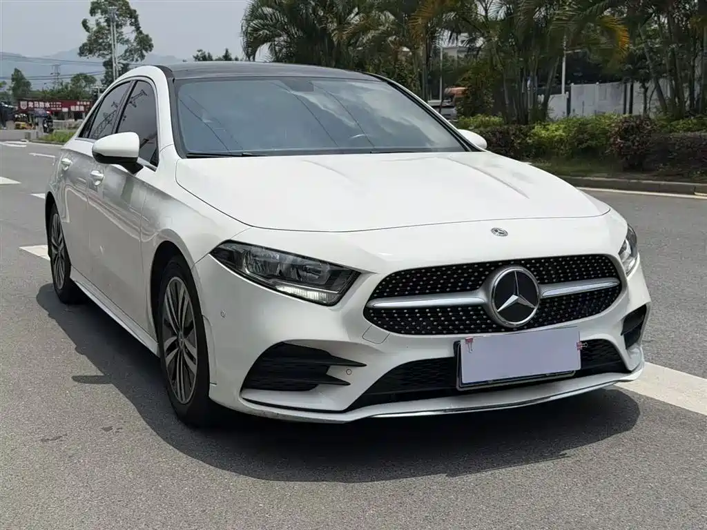 Mercedes-Benz Mercedes-Benz A-Class 2019 A 180 L Sport Sedan