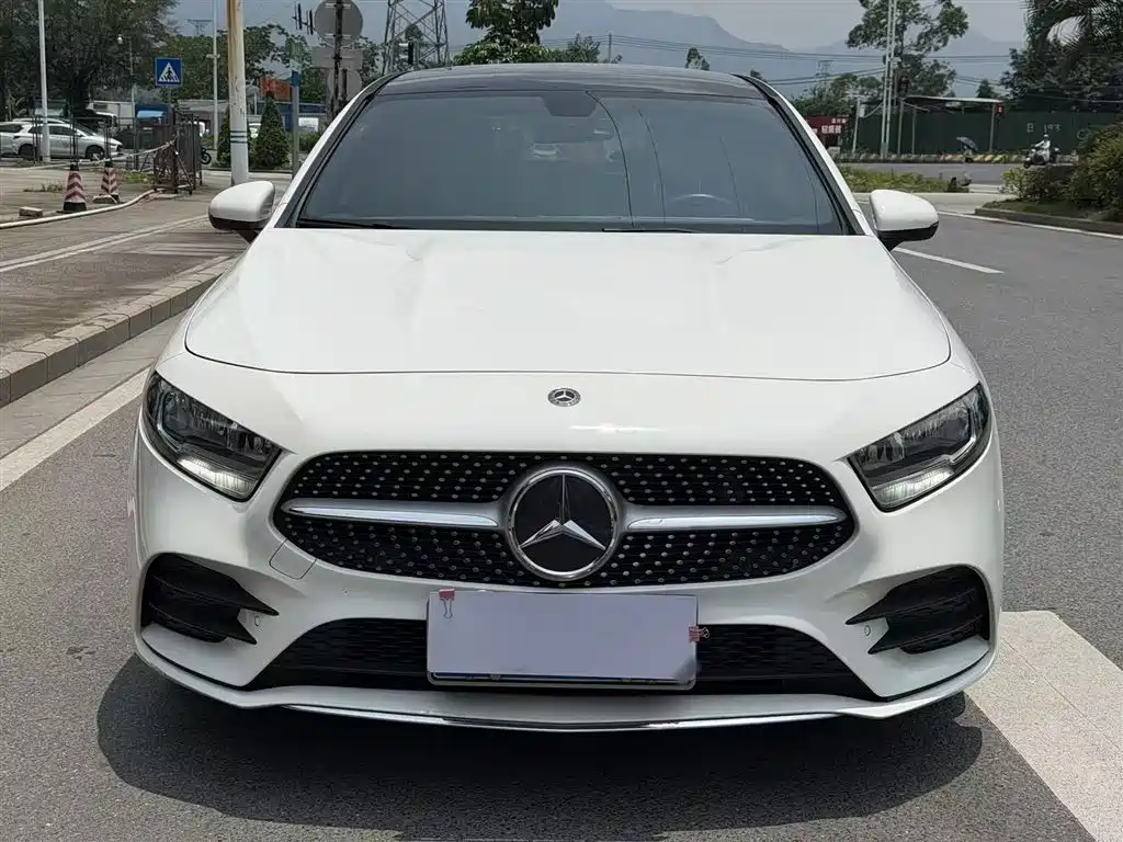 Mercedes-Benz Mercedes-Benz A-Class 2019 A 180 L Sport Sedan