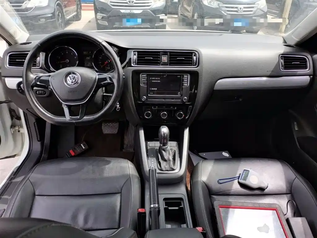 Volkswagen Sagitar 2016 230TSI 25th Anniversary Edition
