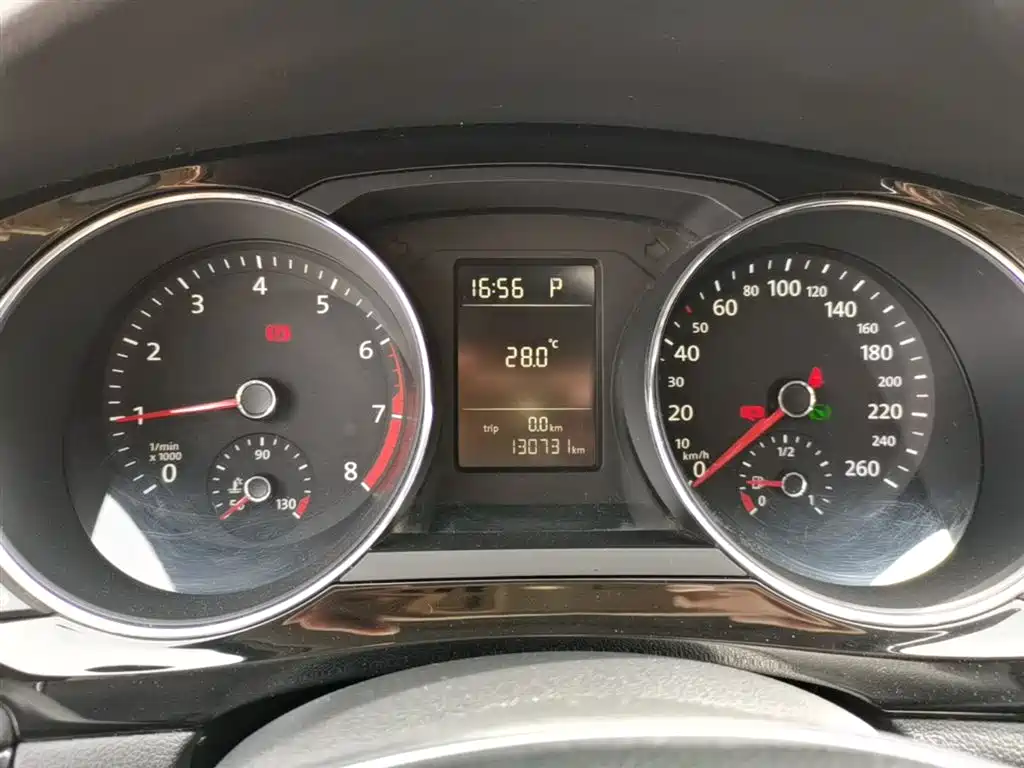 Volkswagen Sagitar 2016 230TSI 25th Anniversary Edition