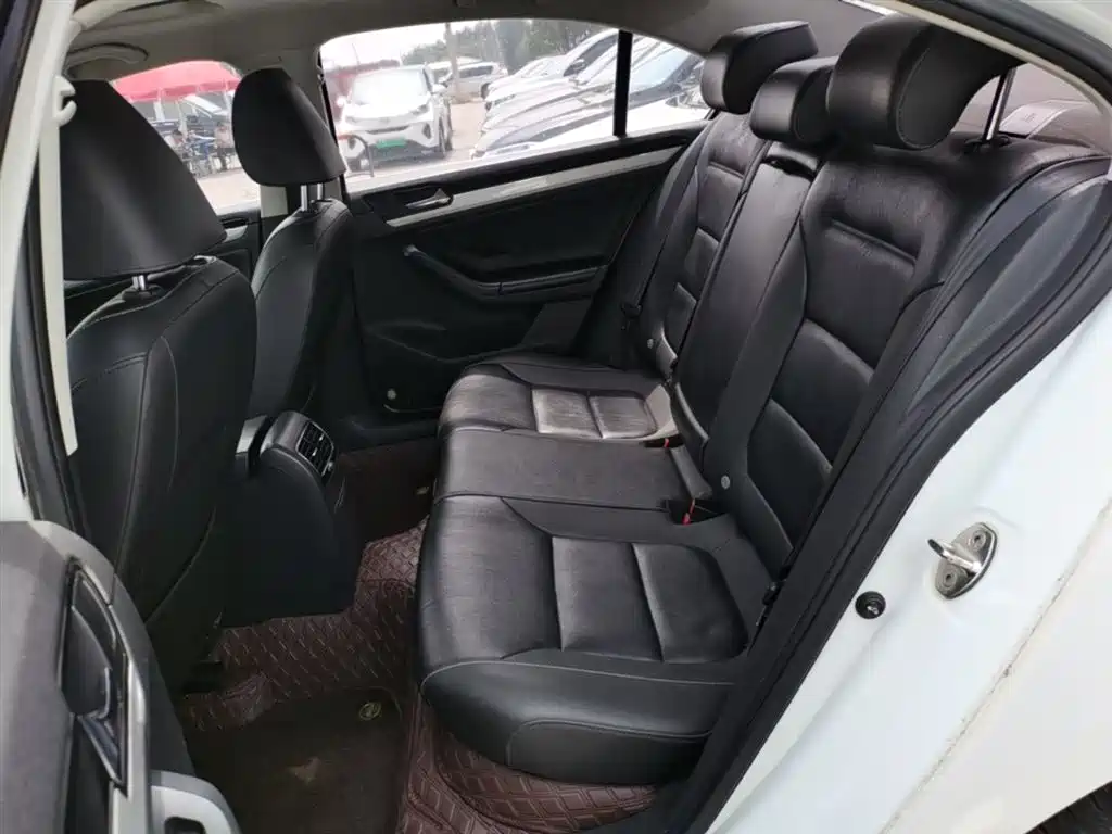 Volkswagen Sagitar 2016 230TSI 25th Anniversary Edition