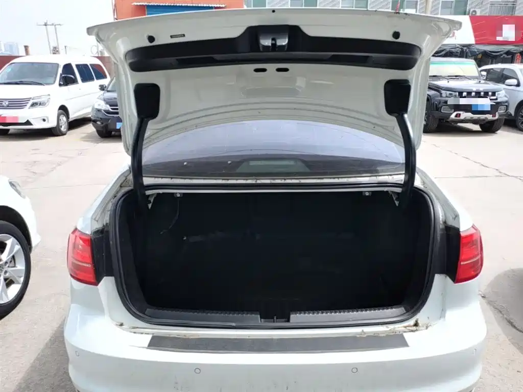 Volkswagen Sagitar 2016 230TSI 25th Anniversary Edition