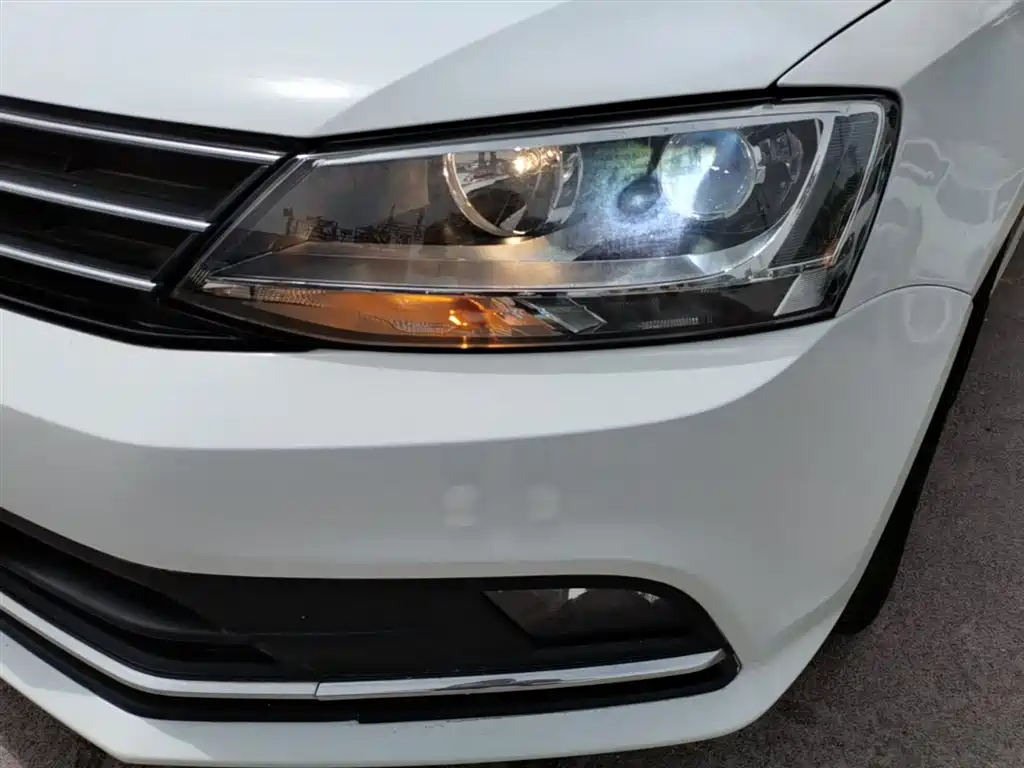 Volkswagen Sagitar 2016 230TSI 25th Anniversary Edition