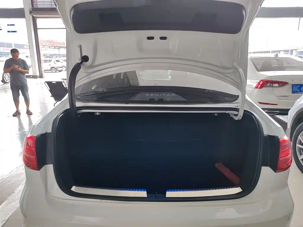 Volkswagen Sagitar 2017 230TSI Automatic Comfort
