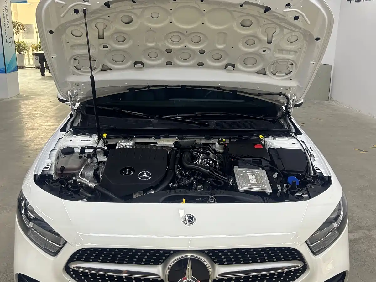 Mercedes-Benz Mercedes-Benz A-Class 2022 A 180 L Sport Sedan