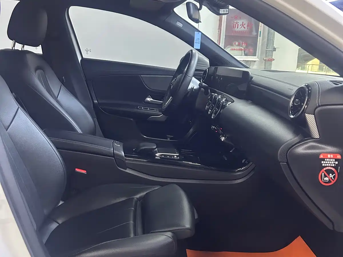 Mercedes-Benz Mercedes-Benz A-Class 2022 A 180 L Sport Sedan