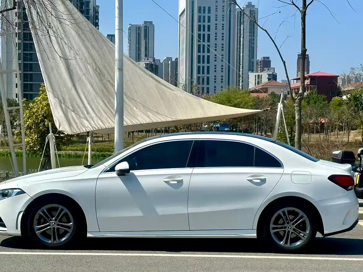 Mercedes-Benz Mercedes-Benz A-Class 2022 A 180 L Sport Sedan