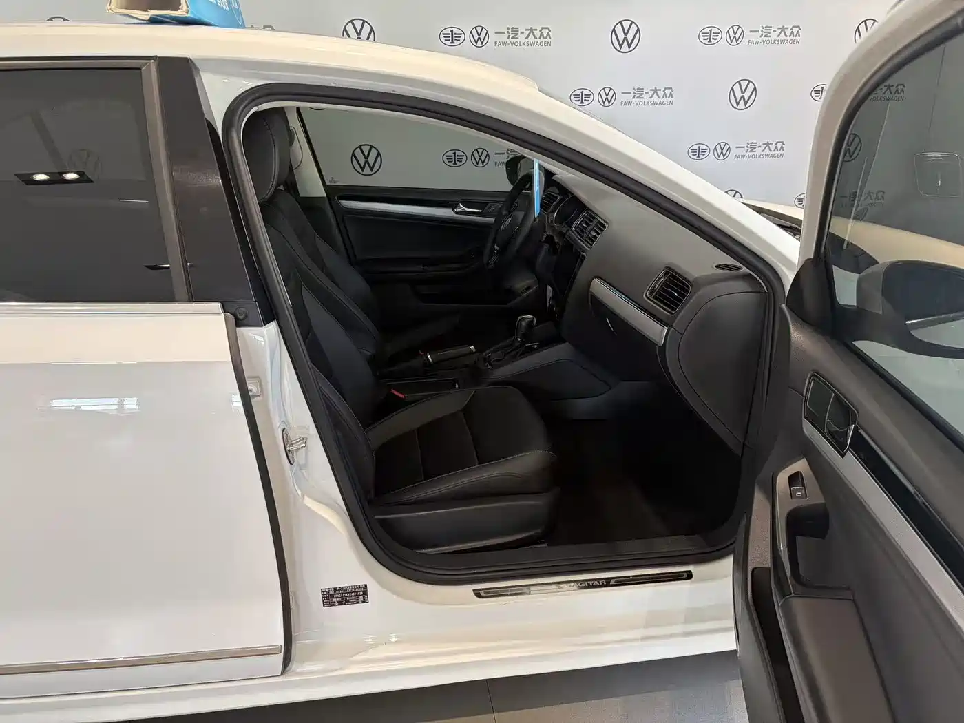 Volkswagen Sagitar 2018 1.6L Automatic Comfort