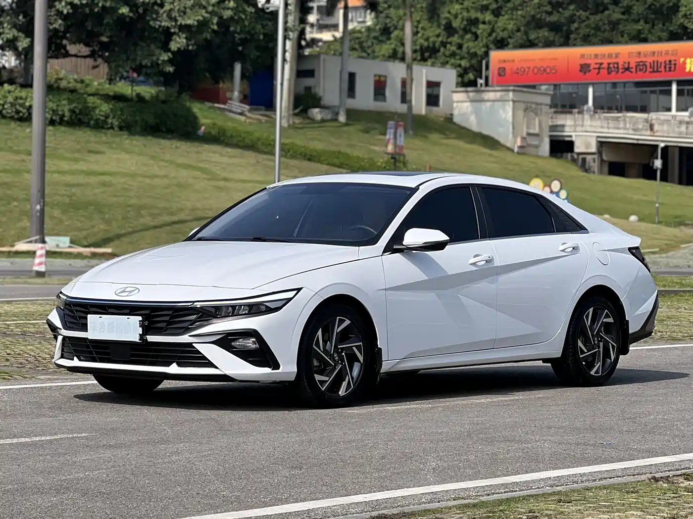 Hyundai Elantra 2023 1.5L CVT GLX Elite Edition