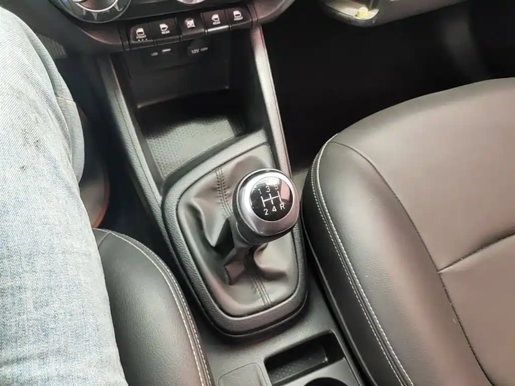 Hyundai Verna 2017 1.4L Manual Color Edition (China V)