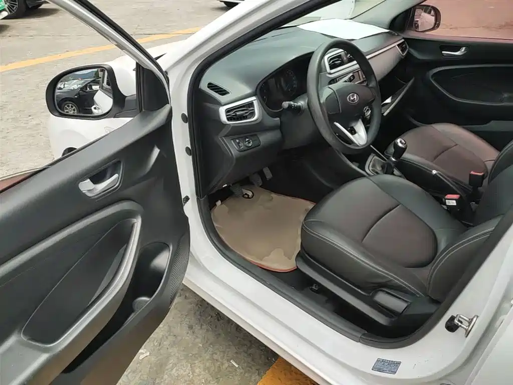 Hyundai Verna 2017 1.4L Manual Color Edition (China V)