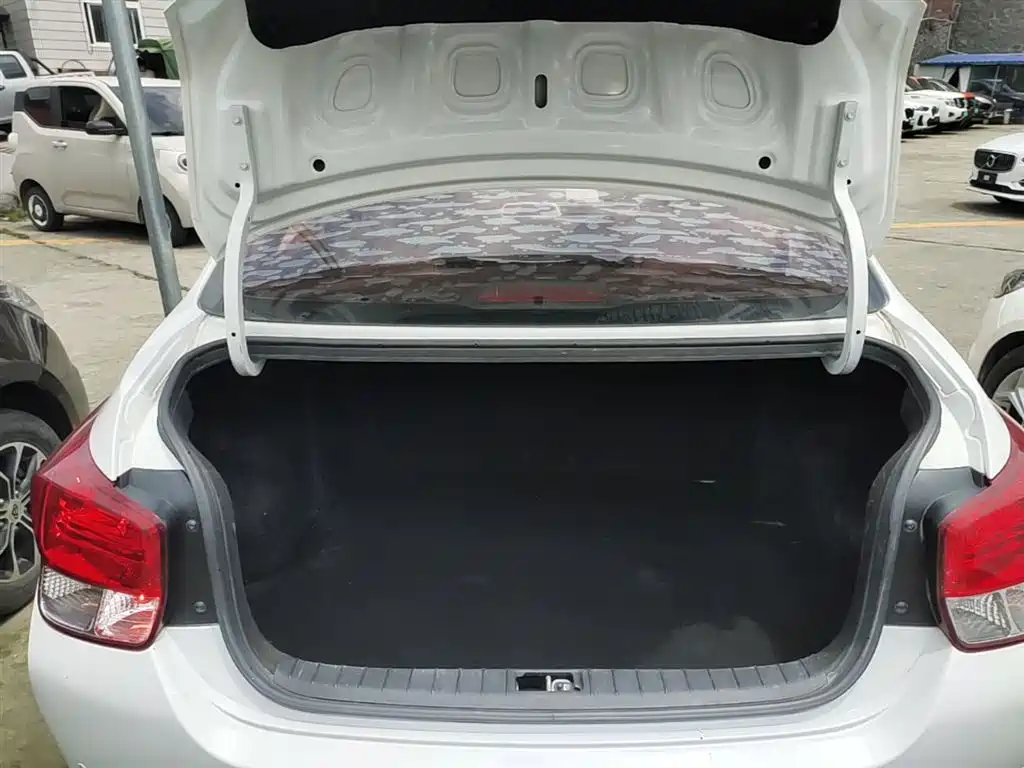 Hyundai Verna 2017 1.4L Manual Color Edition (China V)
