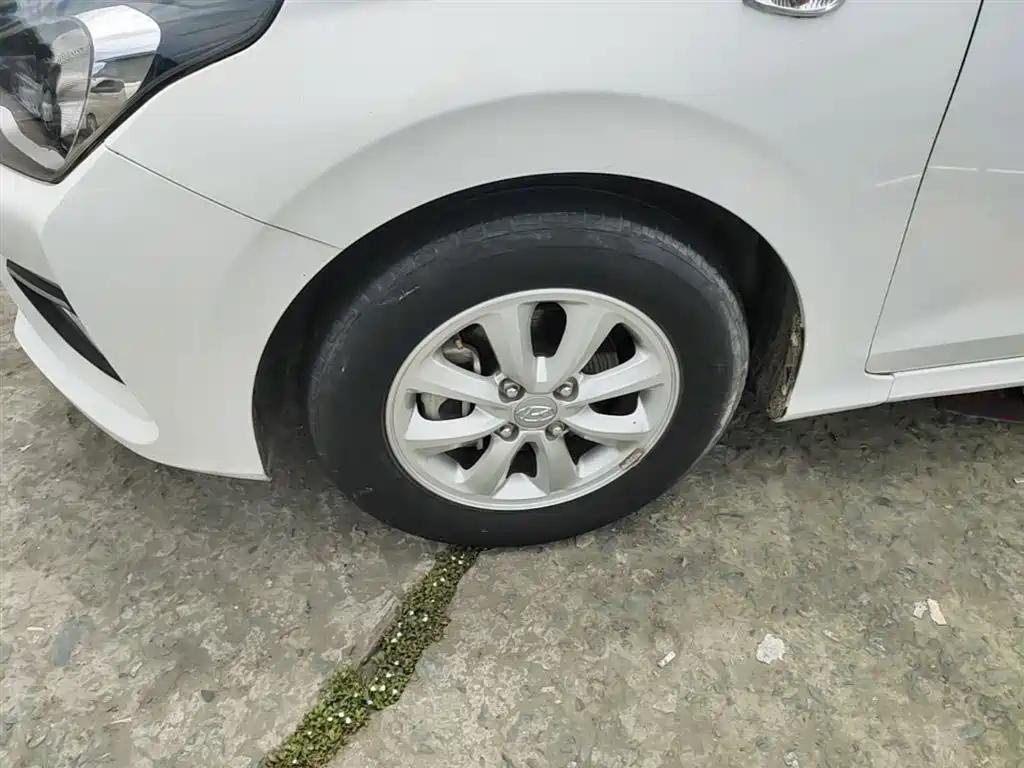 Hyundai Verna 2017 1.4L Manual Color Edition (China V)