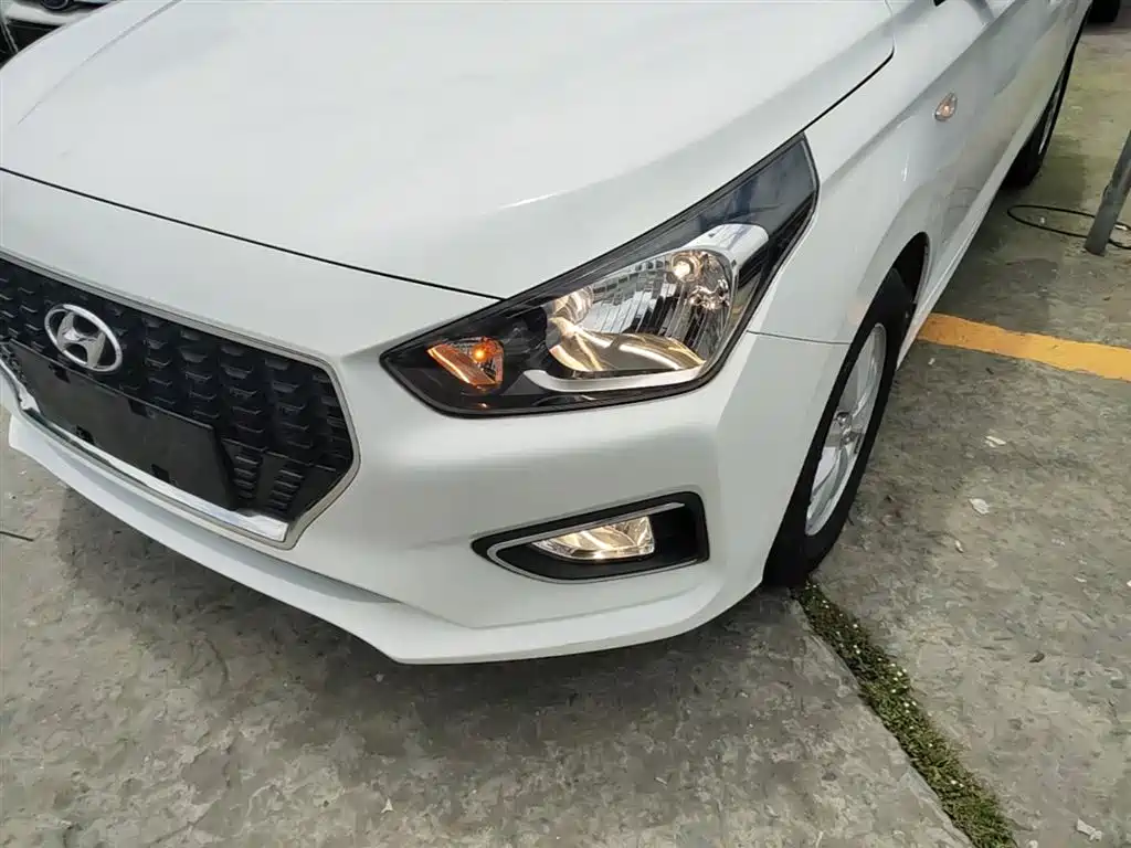 Hyundai Verna 2017 1.4L Manual Color Edition (China V)