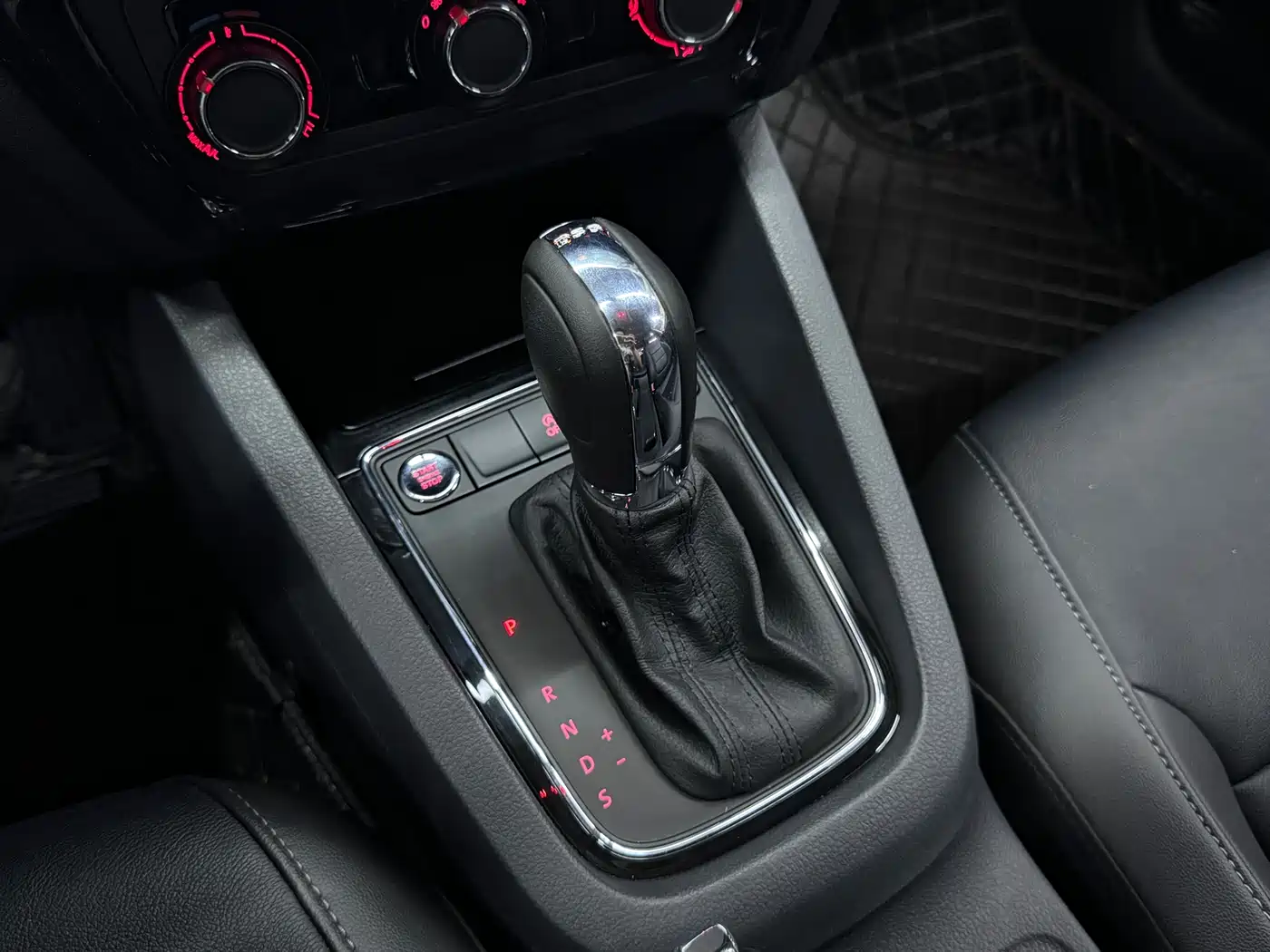 Volkswagen Sagitar 2018 280TSI DSG Comfort