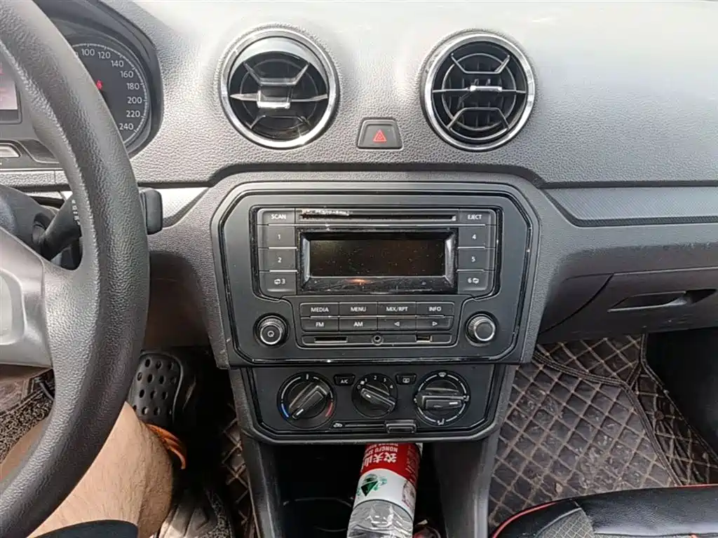 Volkswagen Jetta 2017 1.4L Manual Fashion