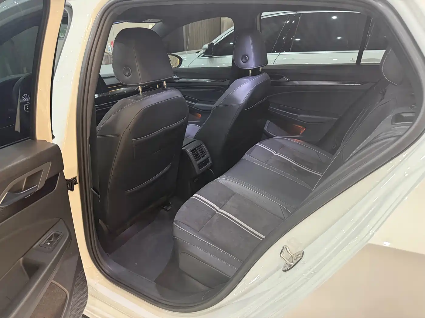 Volkswagen Golf 2023 280TSI DSG R-Line Lite