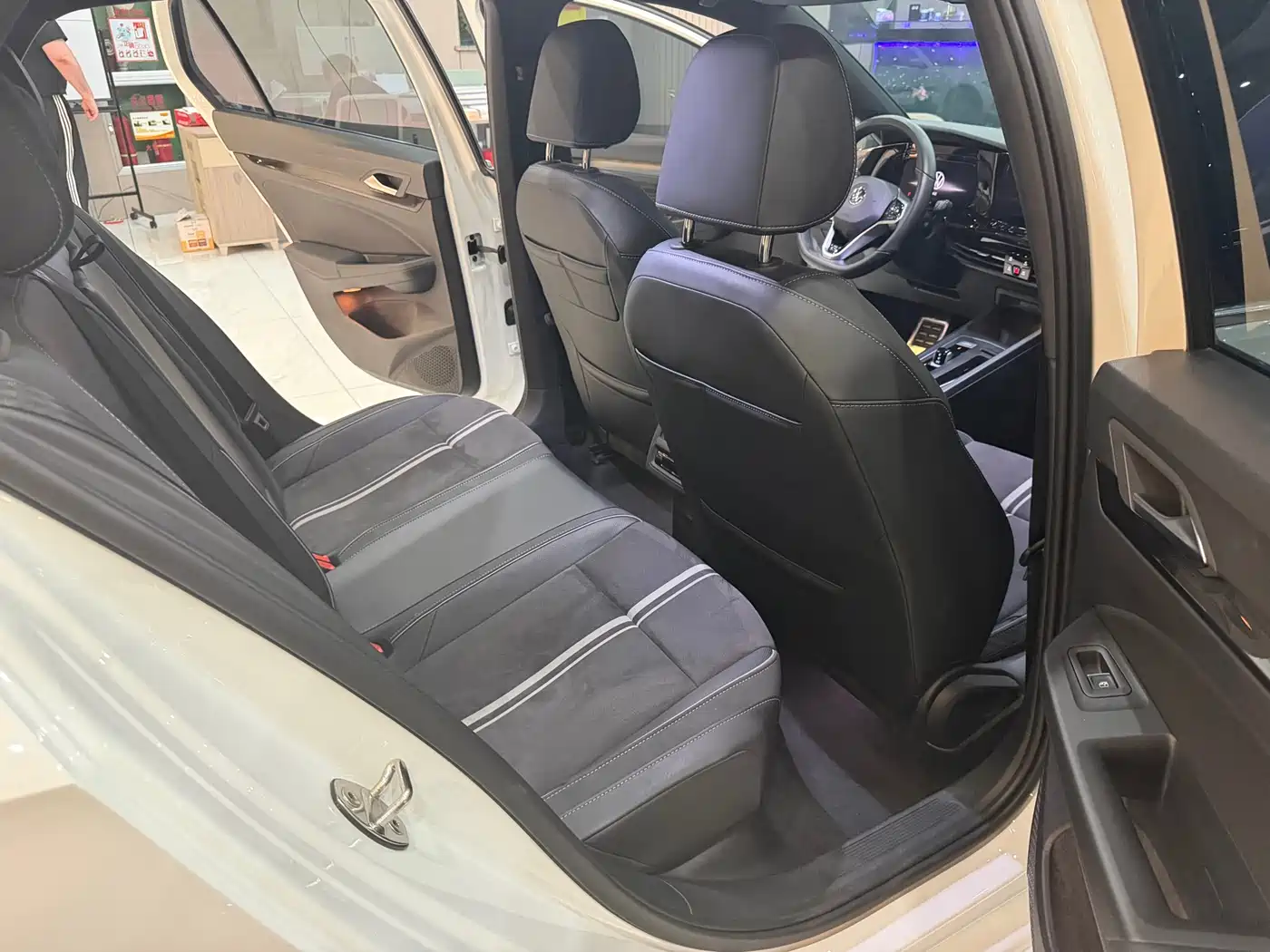 Volkswagen Golf 2023 280TSI DSG R-Line Lite